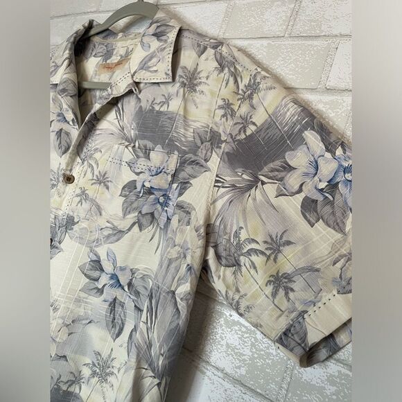 Tommy Bahama Mens 100% Silk Caribbean Tropical Short Sleeve Button Up Shirt M - Picture 3 of 9